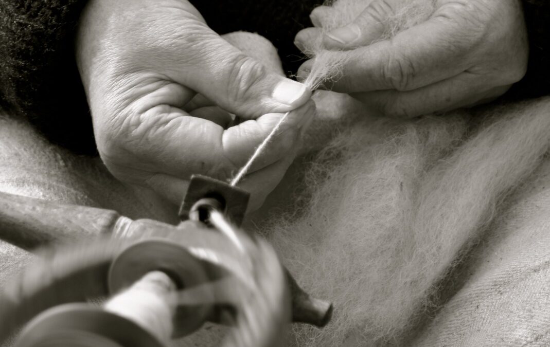 Schickalsfäden spinnen